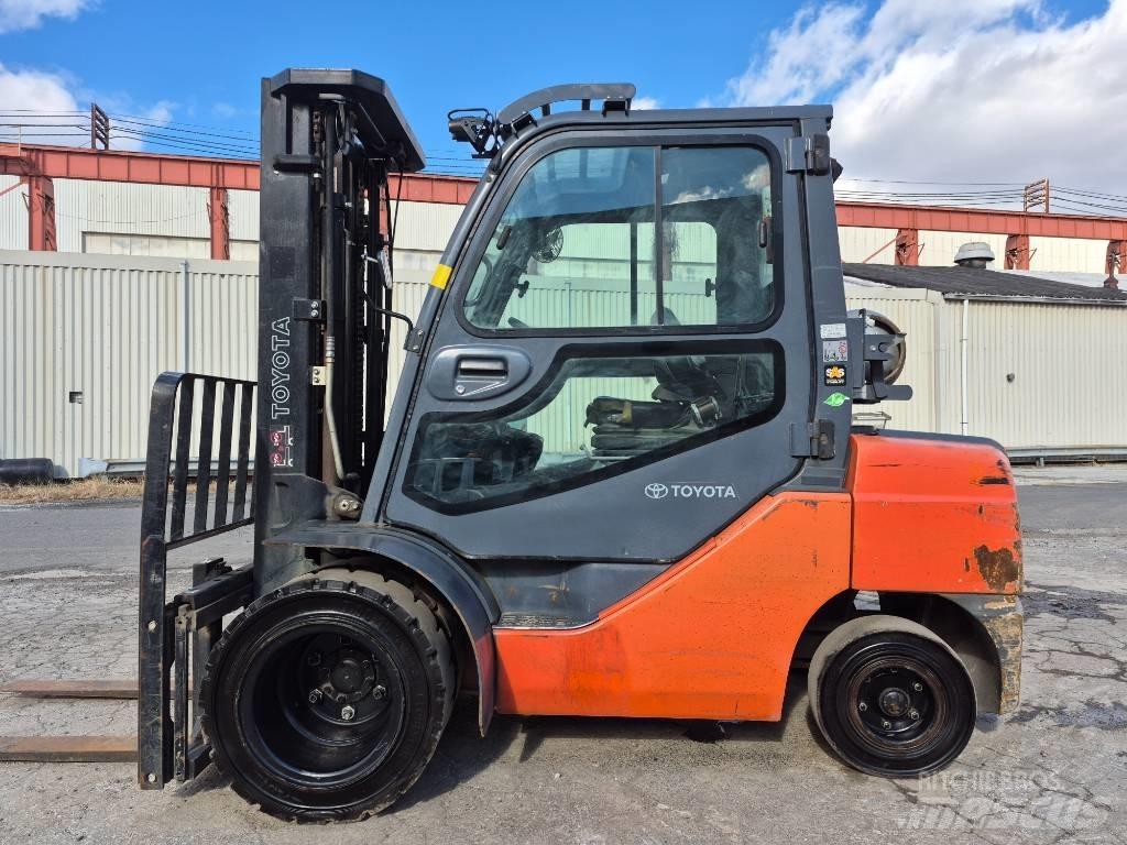 Toyota 8 FGU 30 Andere Gabelstapler