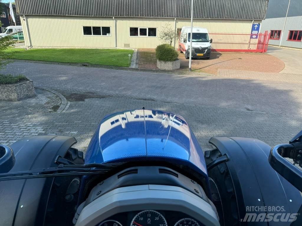 Valtra N 174 A Traktoren