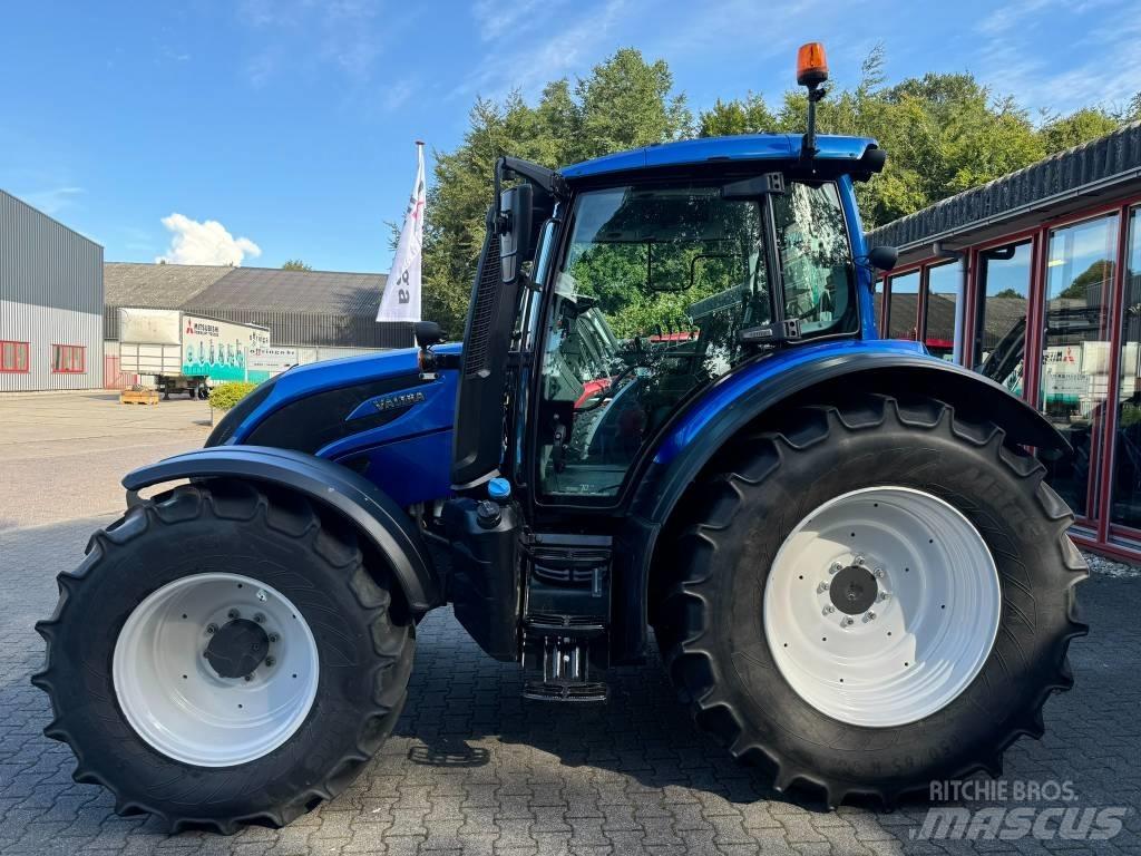 Valtra N 174 A Traktoren