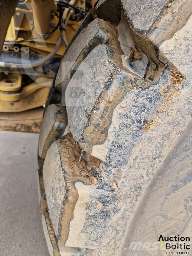 CAT 735C Dumper - Knickgelenk