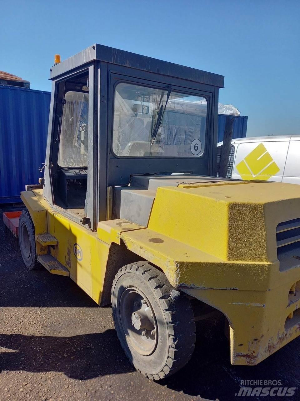 Om-Pimespo DI80C Dieselstapler