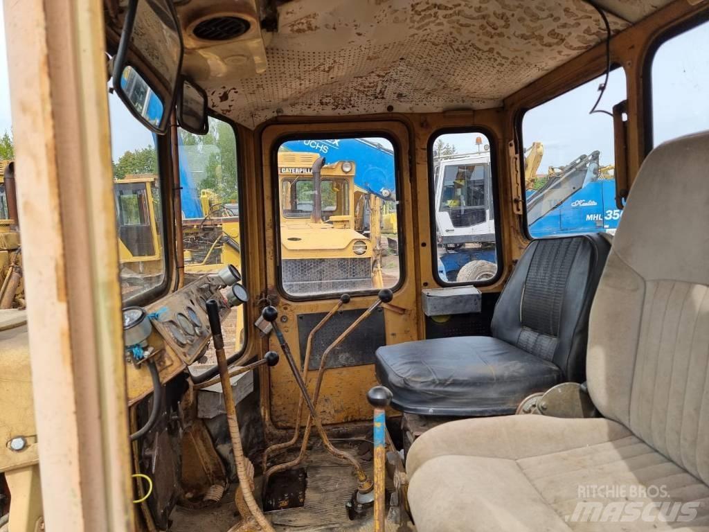 CAT T 130 Bulldozer