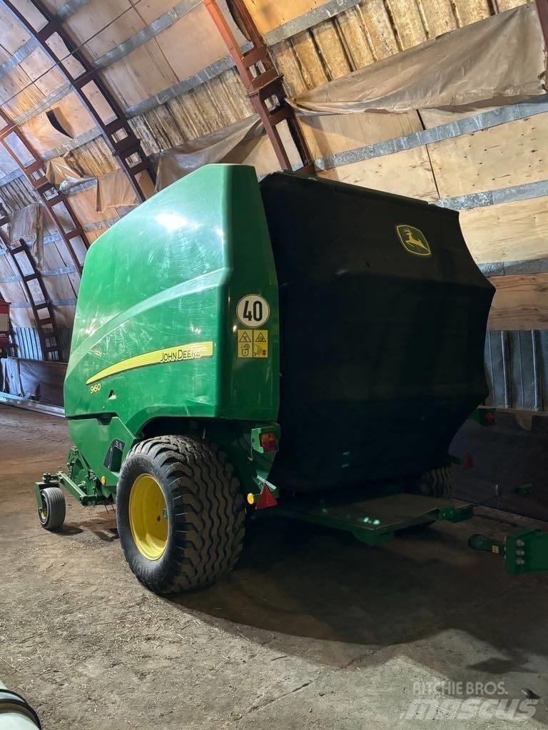 John Deere 960 Rundballenpressen