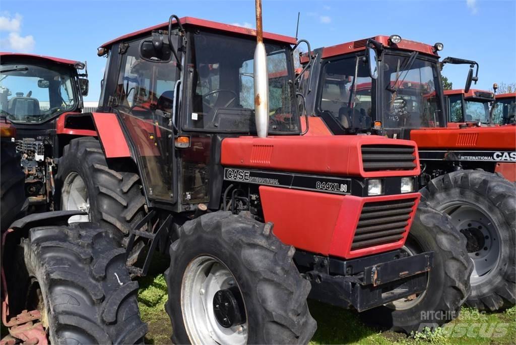 Case IH 844 XL Traktoren