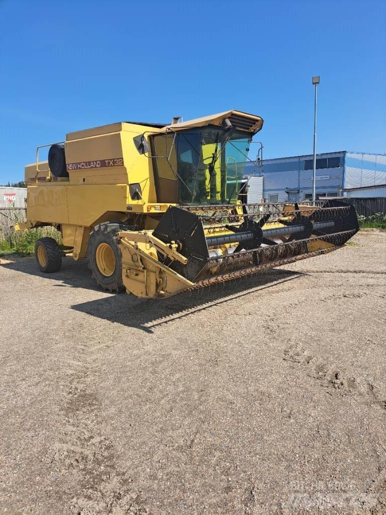 New Holland TX32 Mähdrescher