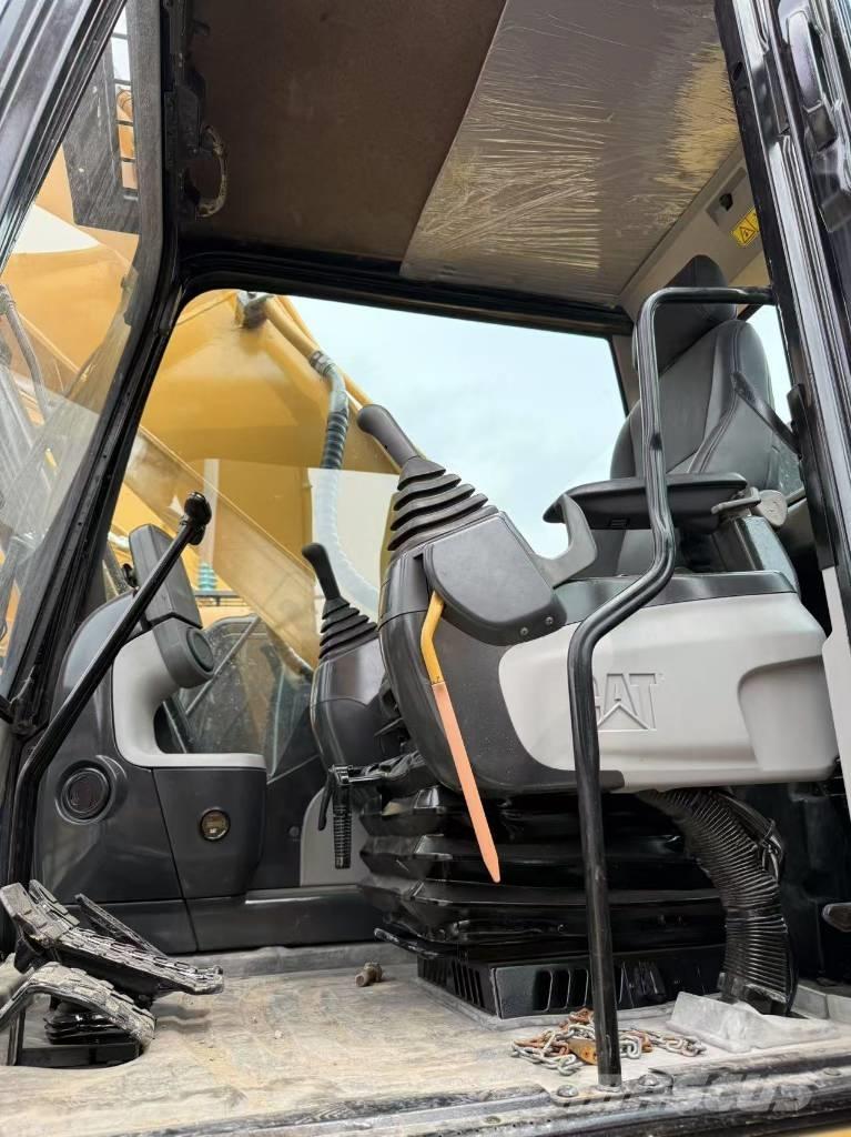CAT 330 D L Raupenbagger