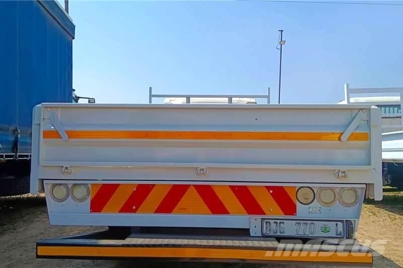 Isuzu NPR400 Andere Fahrzeuge