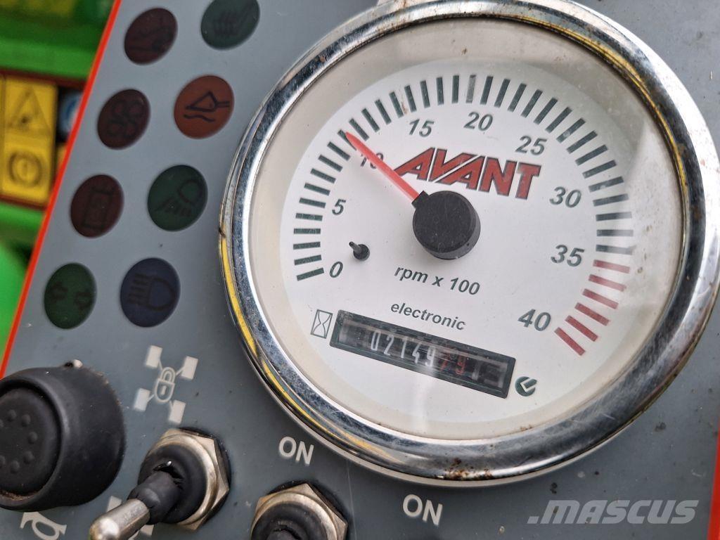 Avant 735 TDL Spezialbagger