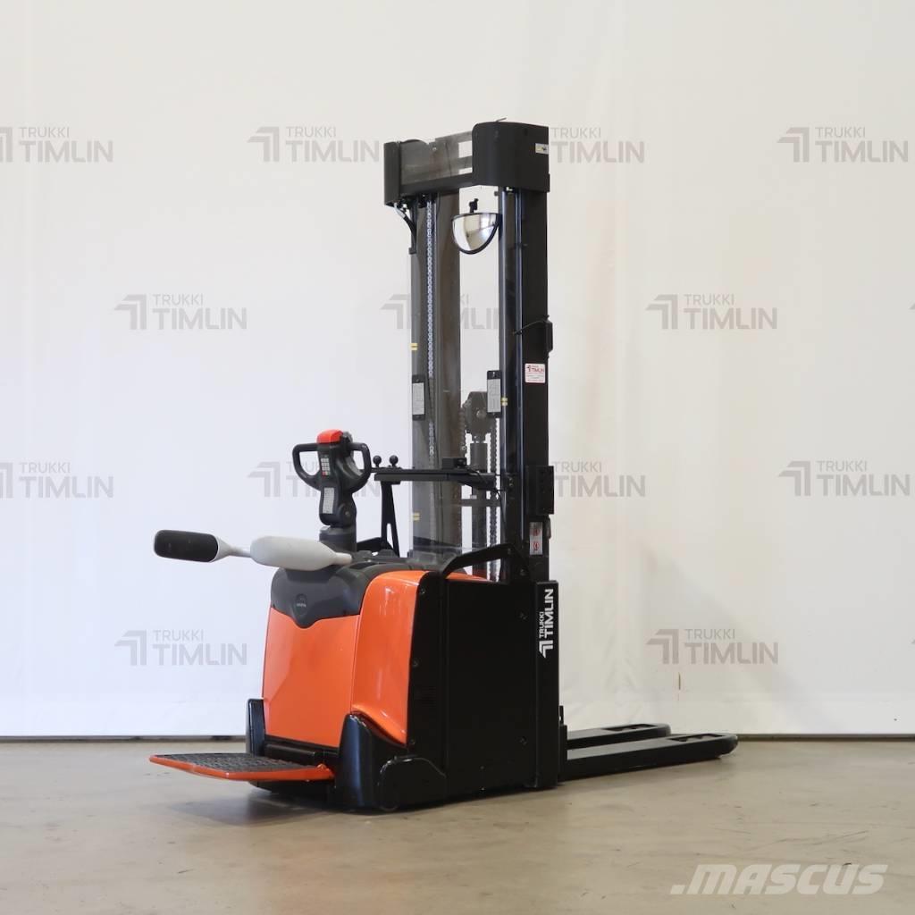 Toyota SPE160L Selbstfahrstapler