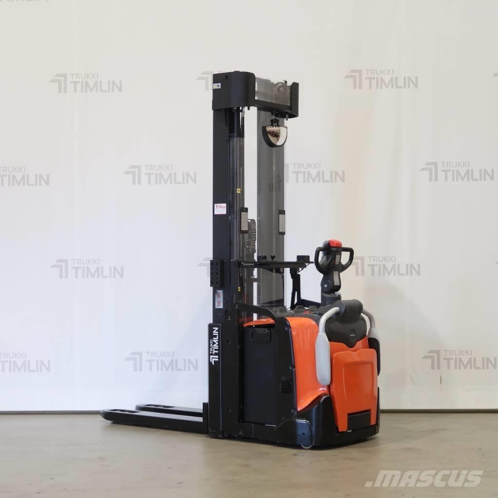 Toyota SPE160L Selbstfahrstapler