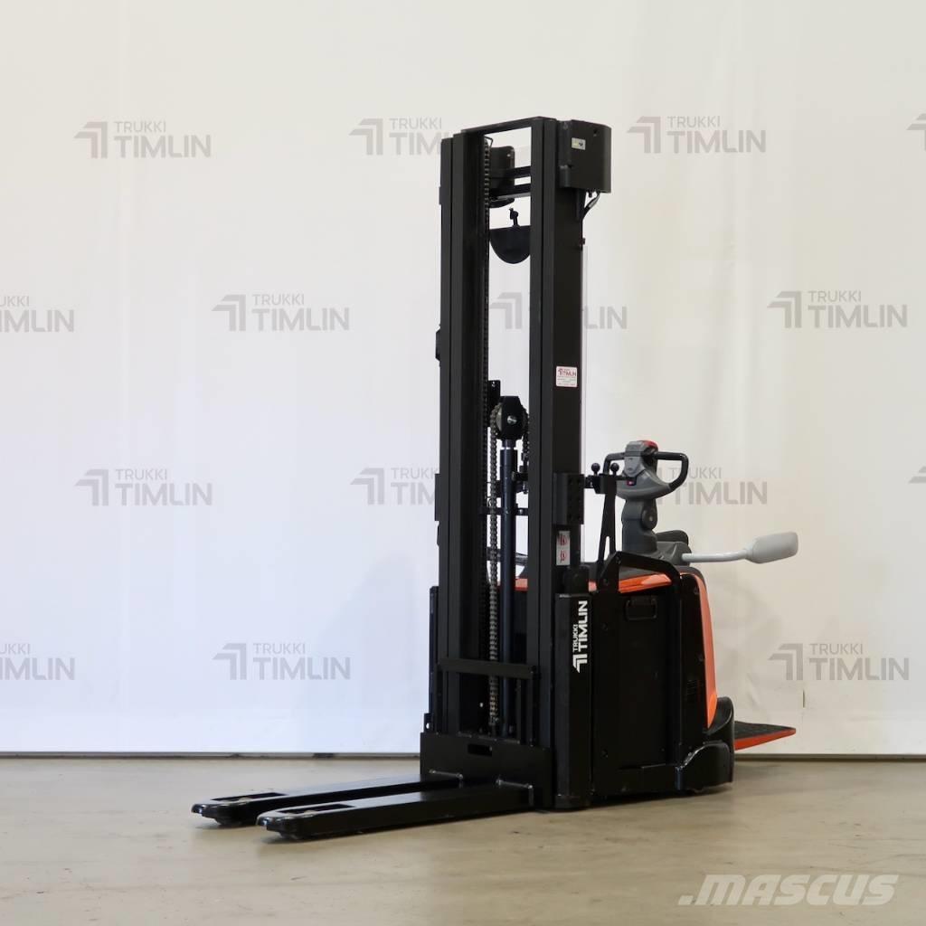 Toyota SPE160L Selbstfahrstapler