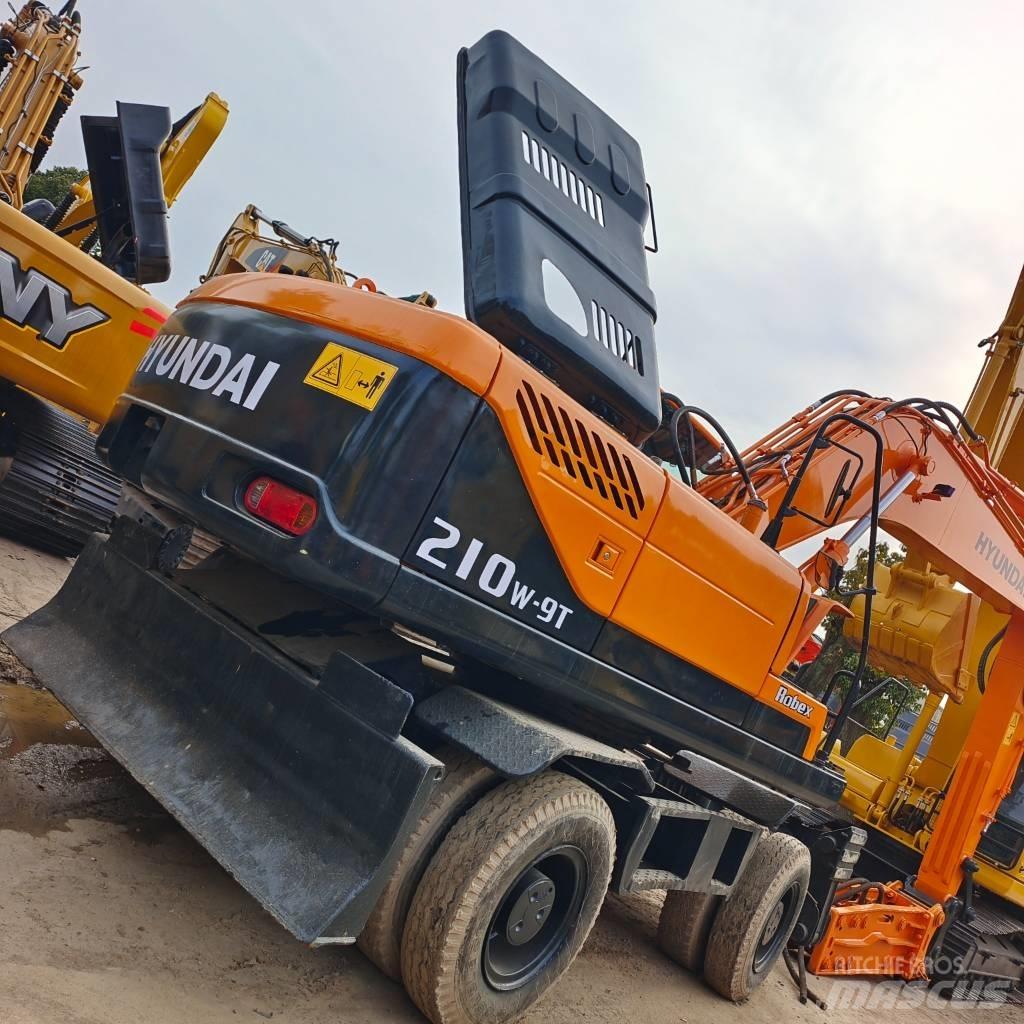Hyundai 210W-9 Mobilbagger