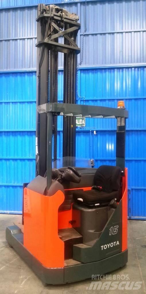Toyota 7 FBRE 16 Schubmaststapler