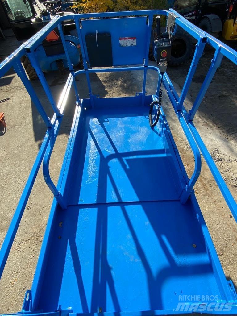Haulotte Compact 12 Scheren-Arbeitsbühnen