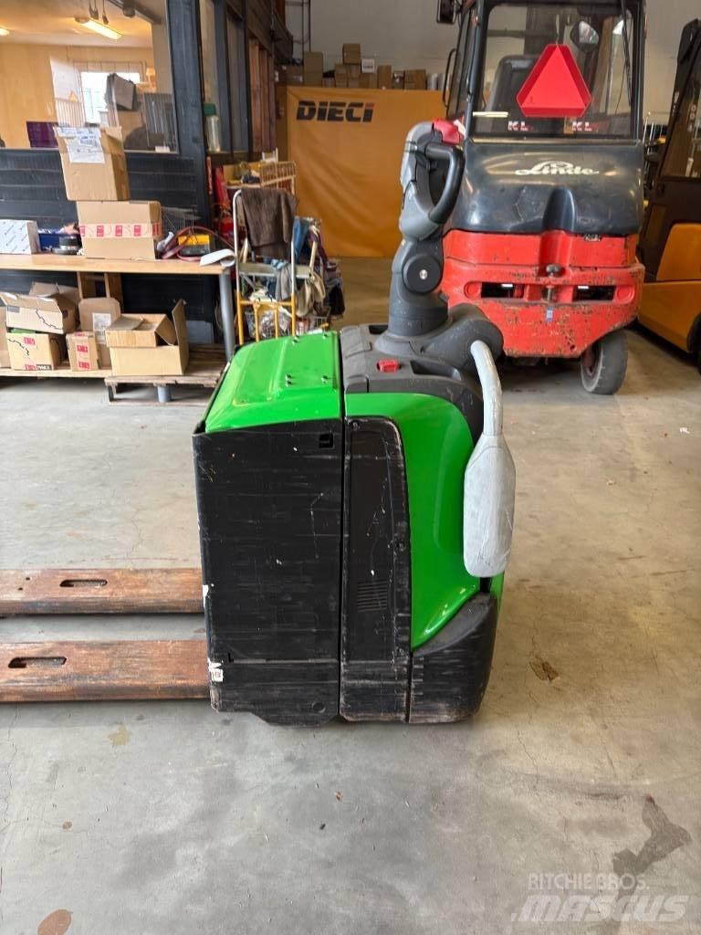 Cesab P322 Gabelstapler mit Fahrerstand
