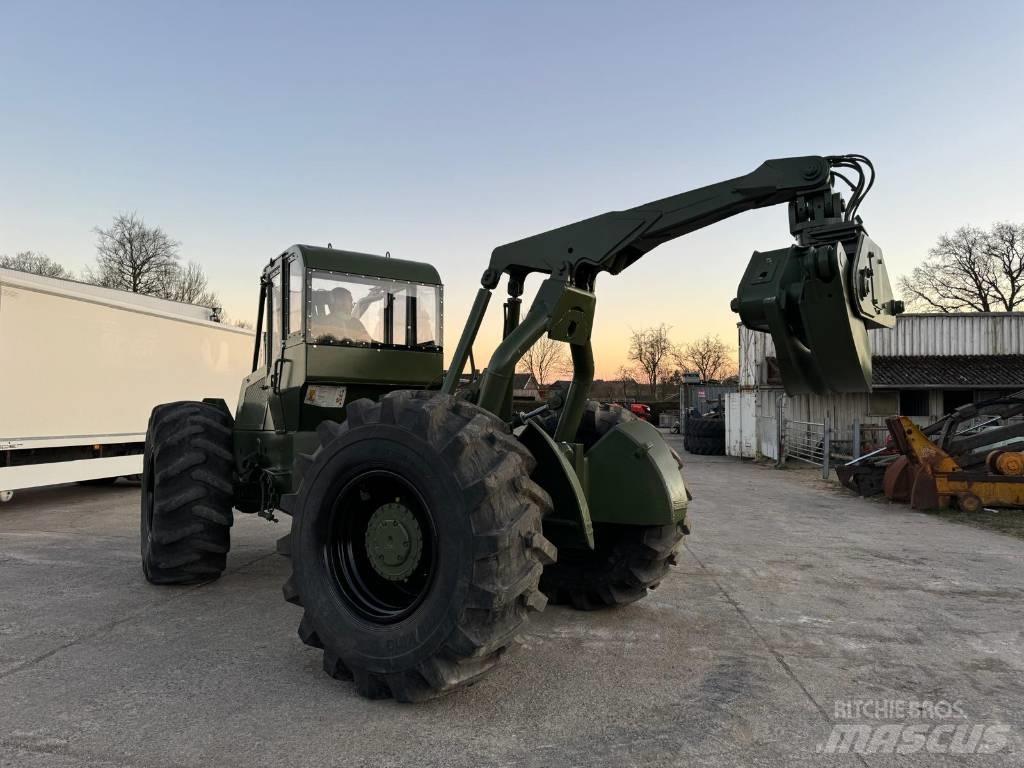 Clark Ranger 667C Stammholzschlepper