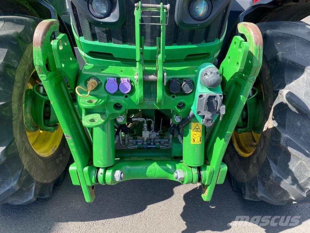 John Deere 6130 R Traktoren