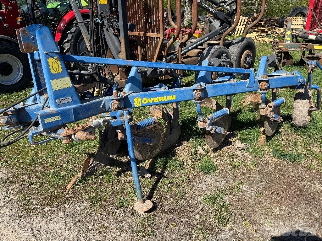 Överum CT 488 G Konventionelle Pflüge