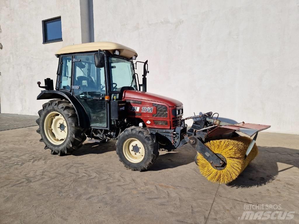 TYM T431 P569 Traktoren