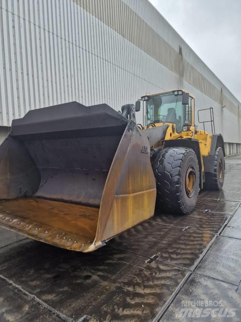 Volvo L 220 F Radlader