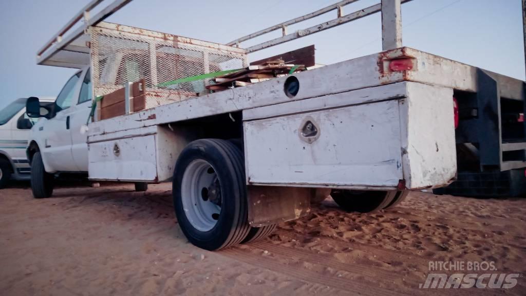 Ford F 550 XL SD Pritschenwagen/Pritschenwagen mit Seitenklappe
