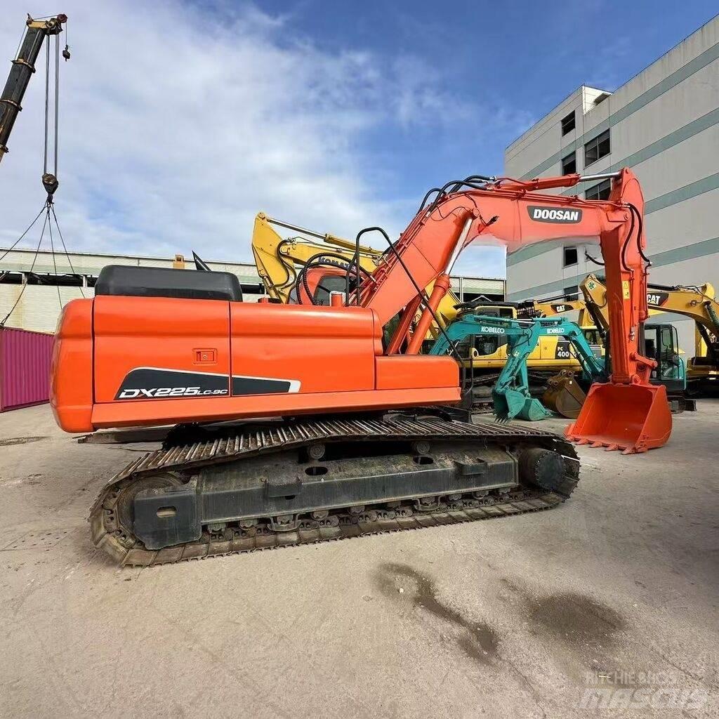 Doosan DX 225 LC-9C Raupenbagger