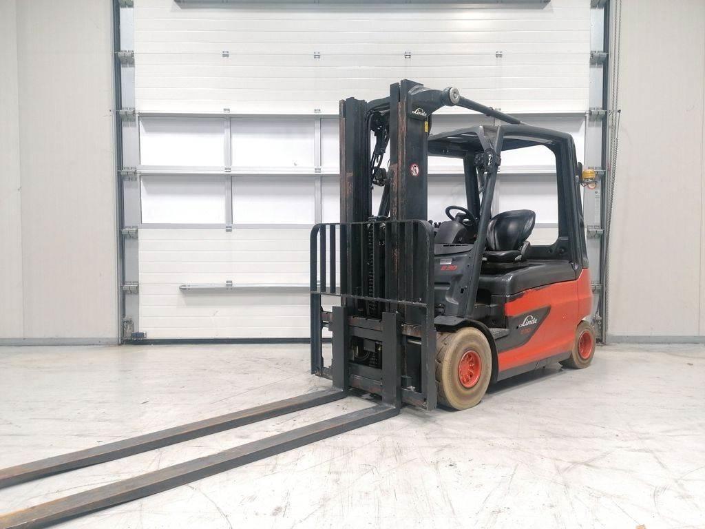 Linde E30L-01 Elektrostapler