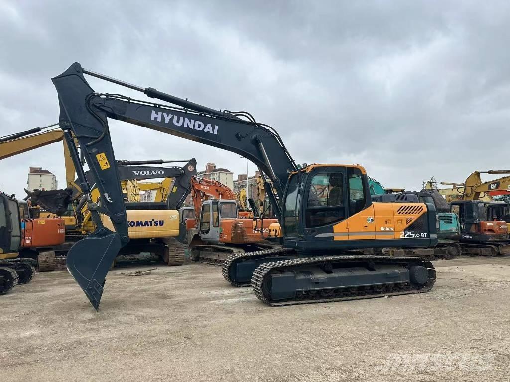 Hyundai 225 LC-9T Raupenbagger