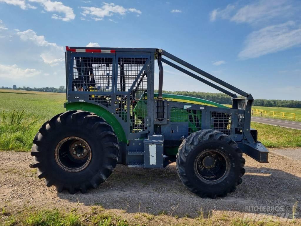 John Deere 5100 M Forsttraktoren