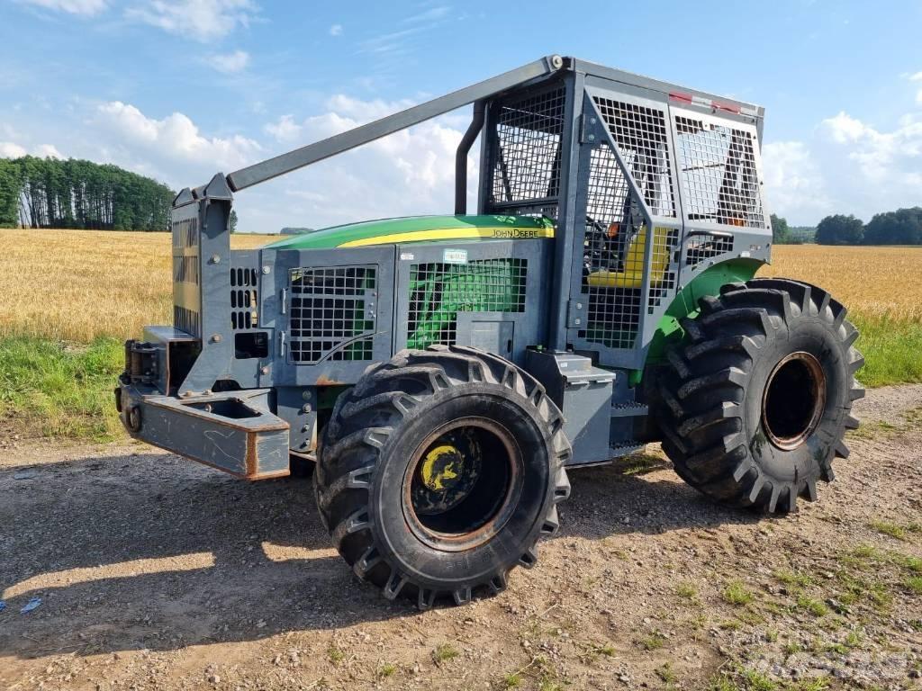 John Deere 5100 M Forsttraktoren