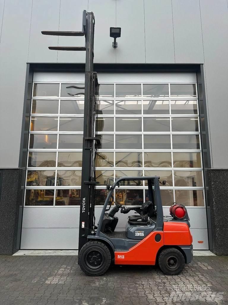 Toyota 8FGJF35 Andere Gabelstapler