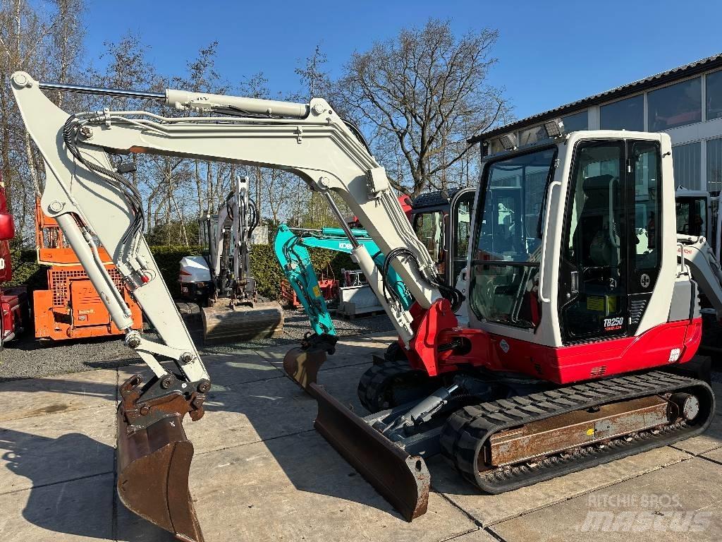 Takeuchi TB250 Minibagger < 7t