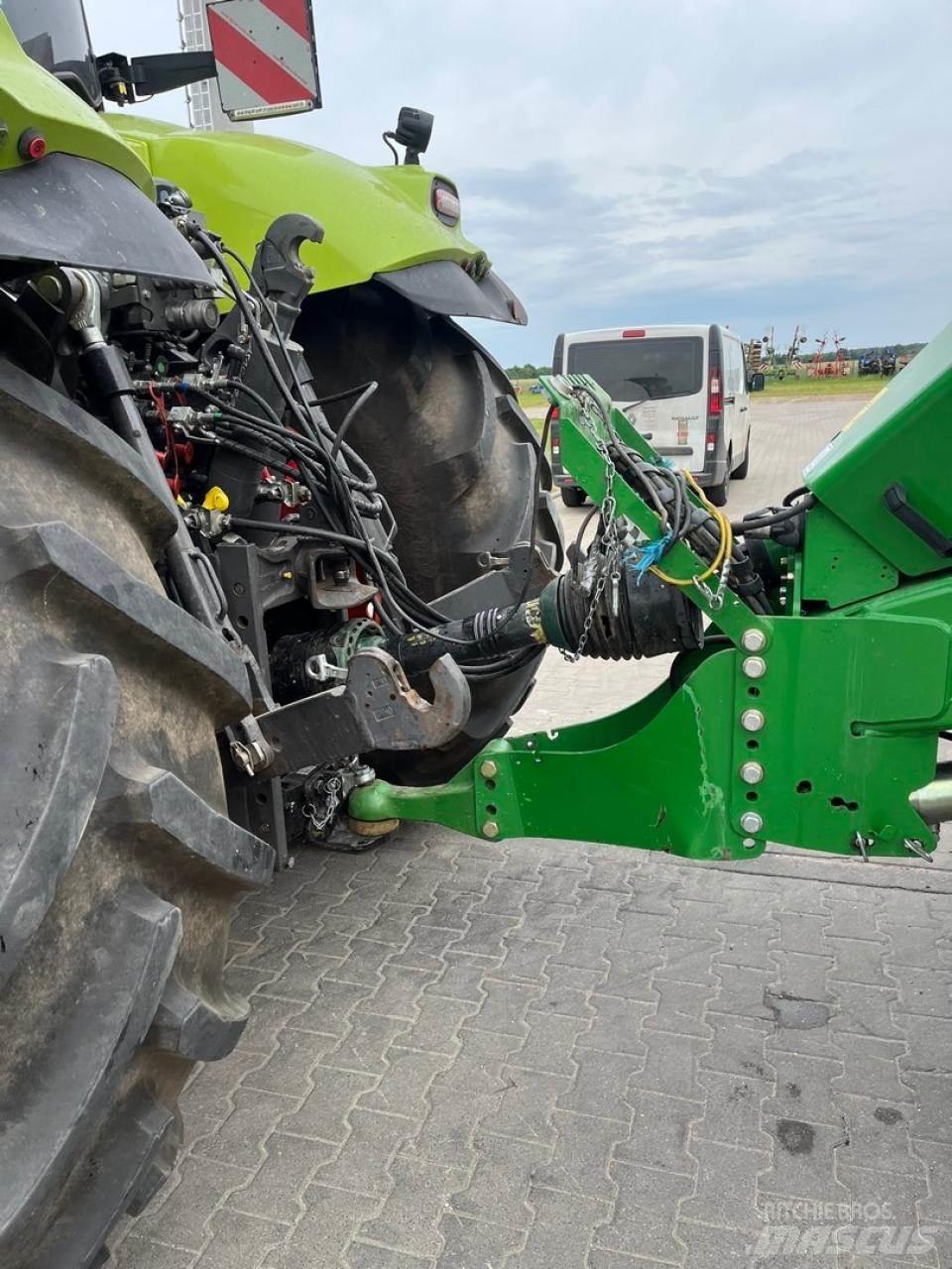 John Deere 1424 C Quaderpressen