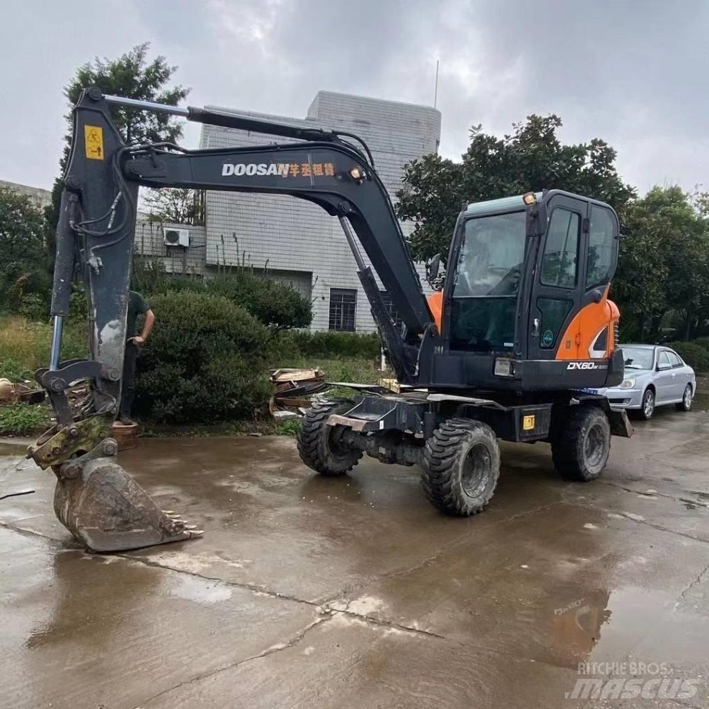 Doosan DX60W Mobilbagger