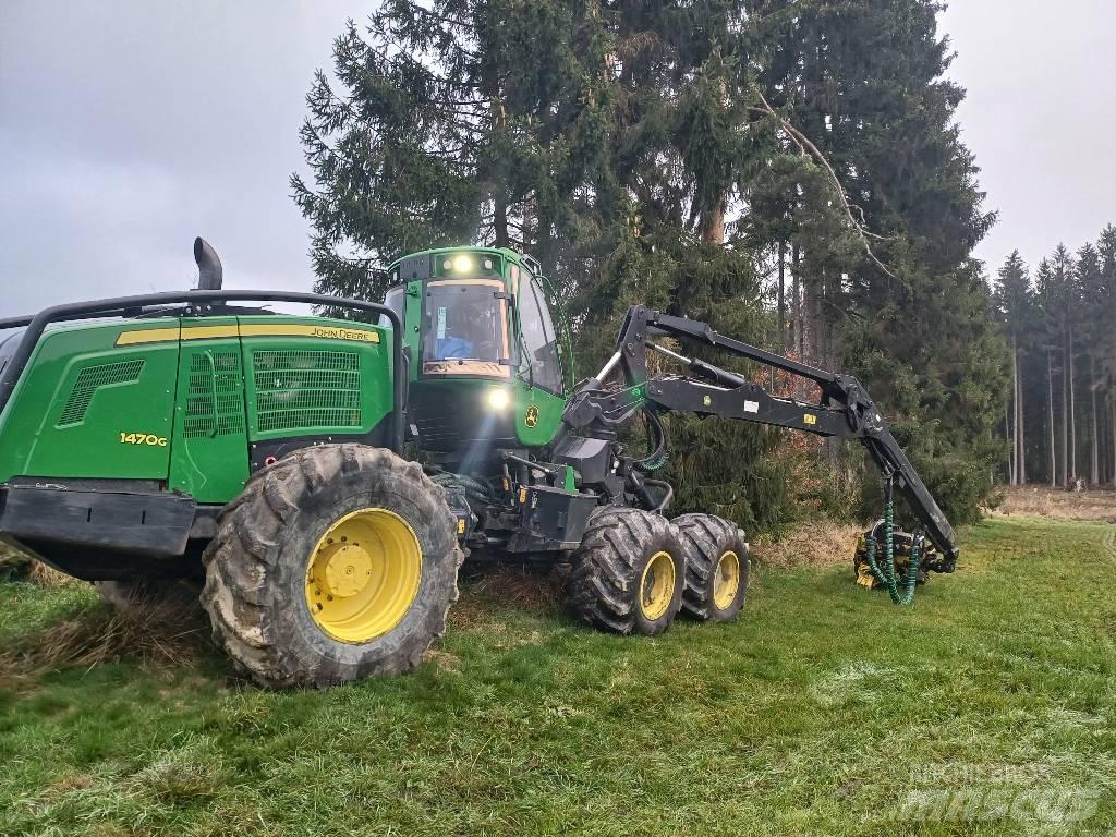 John Deere 1470 G Harvester