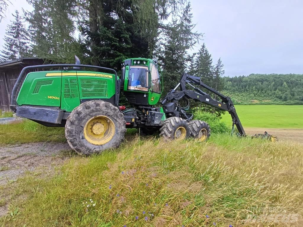John Deere 1470 G Harvester