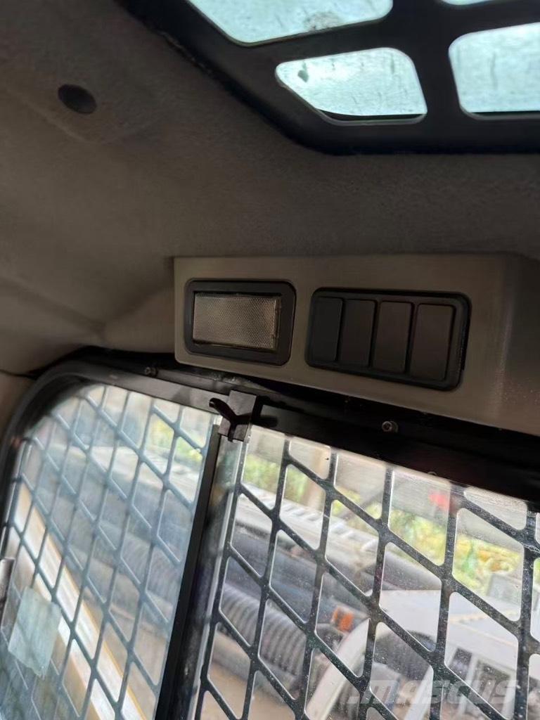 CAT 246 D Kompaktlader