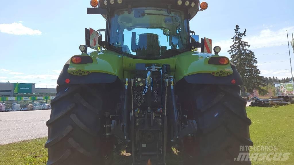 CLAAS Axion 810 Traktoren