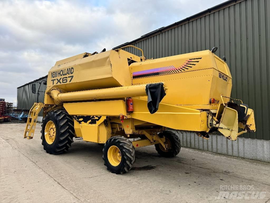 New Holland TX 67 Mähdrescher