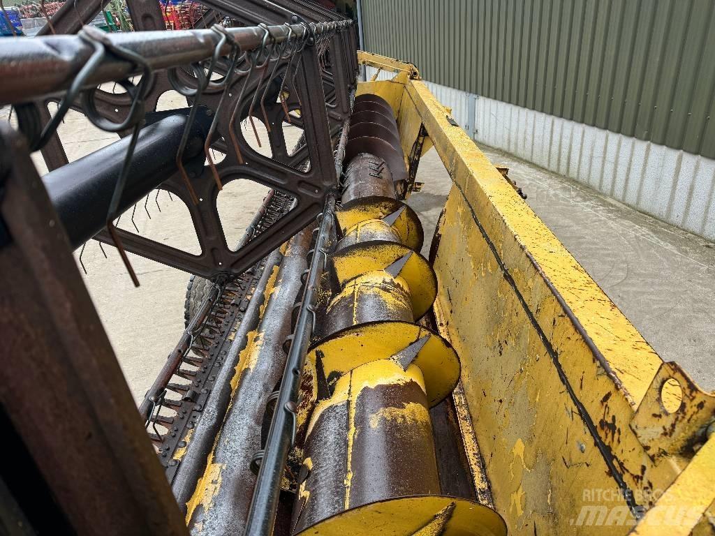 New Holland TX 67 Mähdrescher