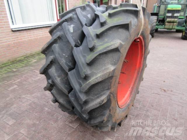 Taurus 16.9/34 Reifen