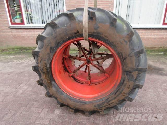 Taurus 16.9/34 Reifen