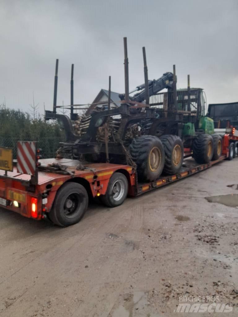 John Deere 1510 E Forwarder