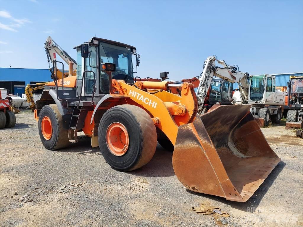 Hitachi ZW250 Radlader