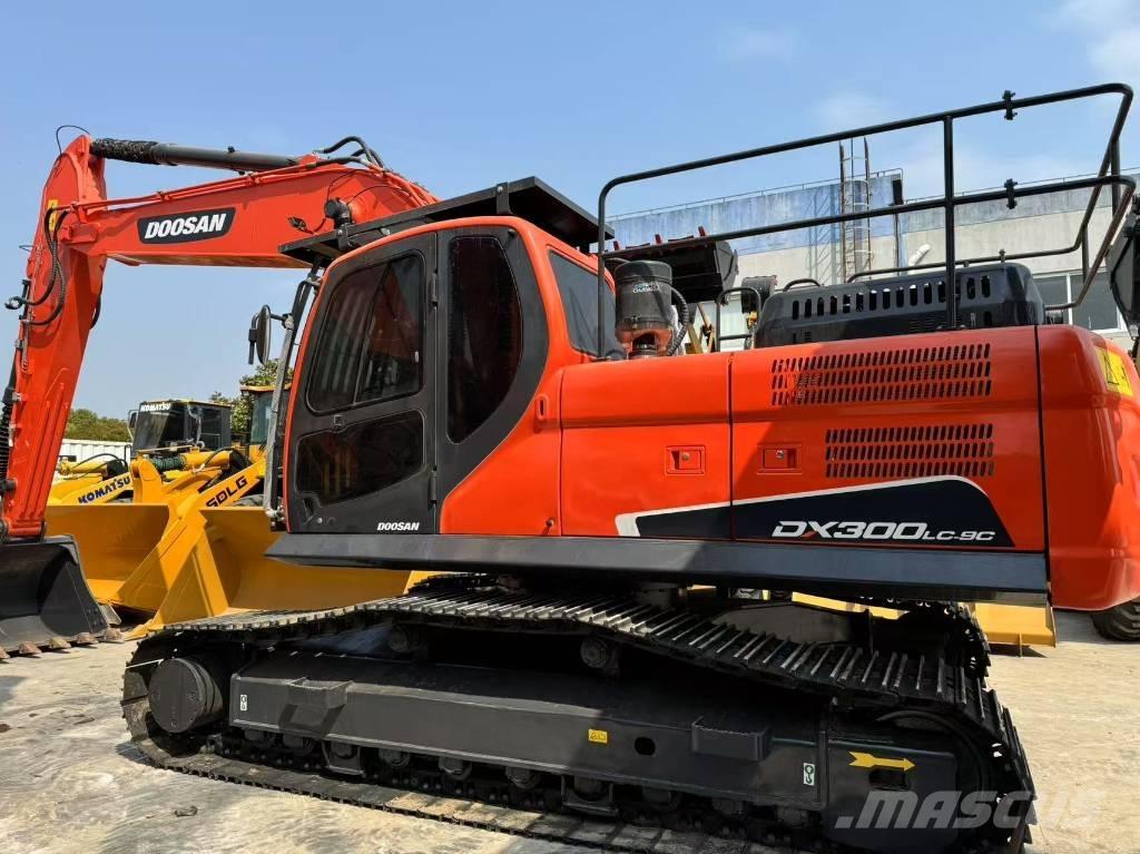 Doosan DX 300 LCA Raupenbagger
