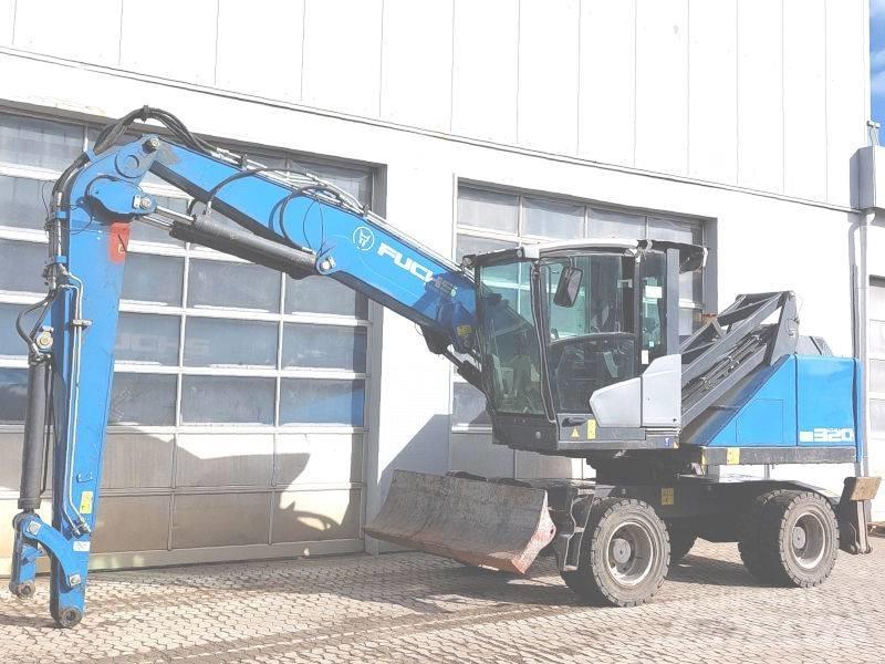 Fuchs MHL 320 F Materialumschlag