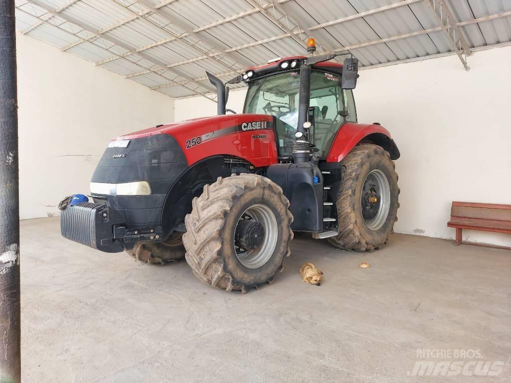 Case IH Magnum 250 Traktoren