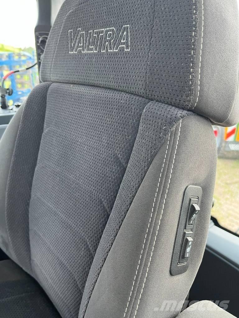 Valtra T 255 V Traktoren