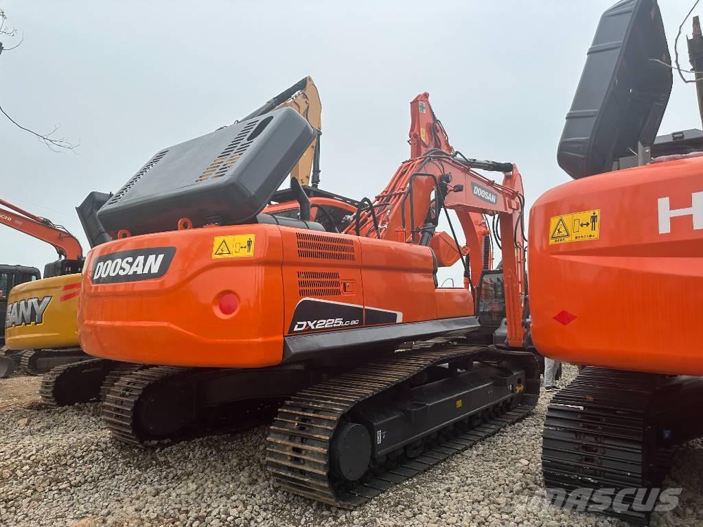 Doosan DX225 Raupenbagger