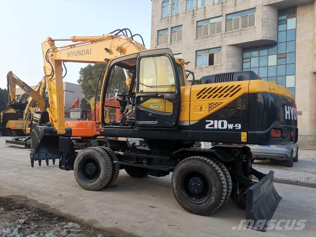 Hyundai R210W-9 Mobilbagger